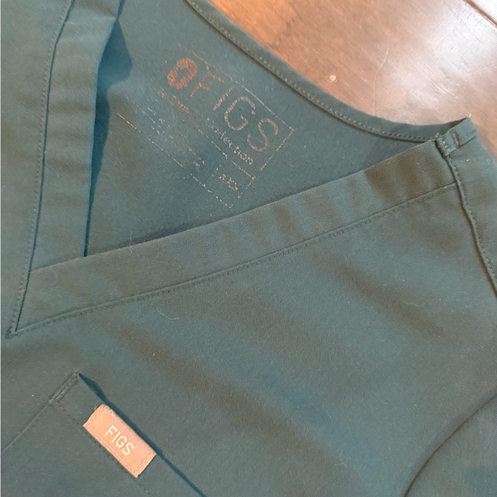 Figs Scrub Set - Picture 2 of 3